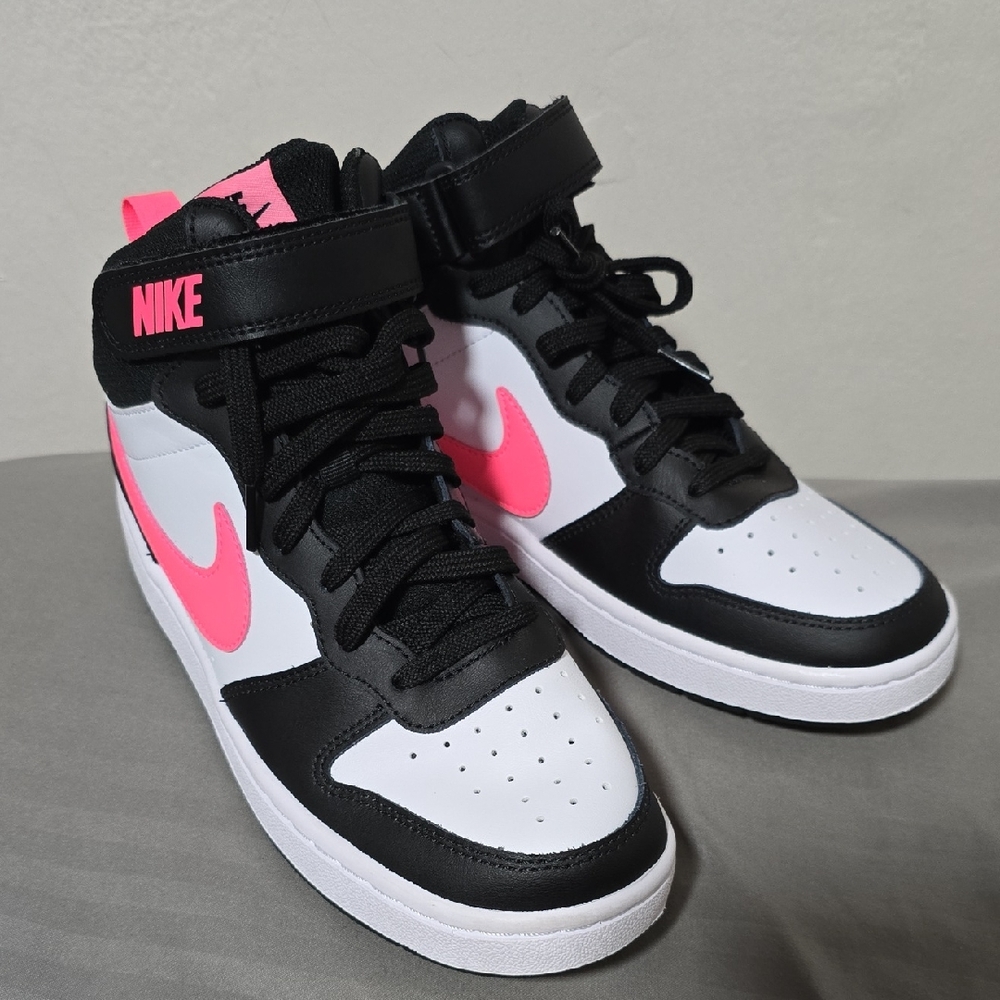 Nike Kids Sneakers - Black, White, and Pink.Nike. Size:6Y. - Picture 1 of 6